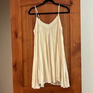 Billabong size s cream dress with crochet details